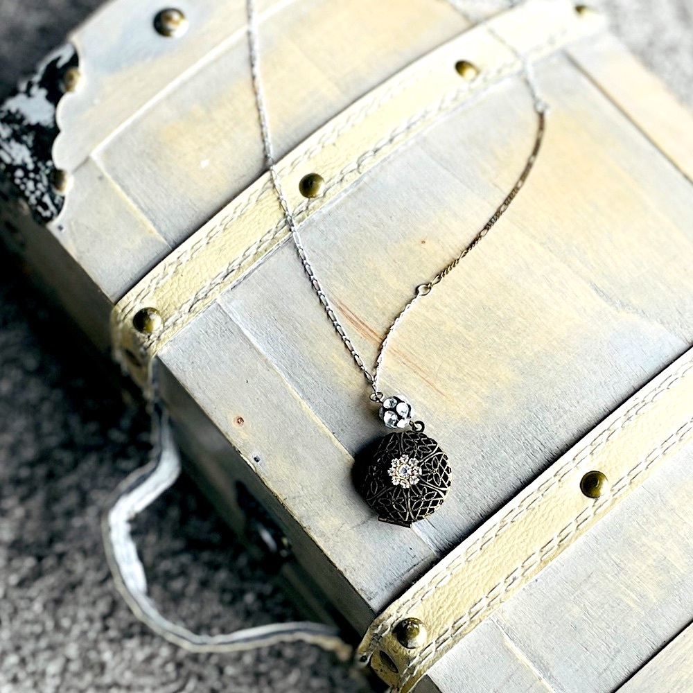 💚 American Eagle Necklace NWOT